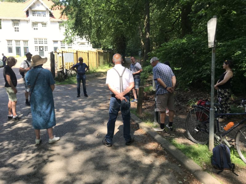 Verslag experimentele rondwandeling (‘schouw’) op 17 juni m.b.t. “groot onderhoud wegen en paden” in onze wijk Verslag experimentele rondwandeling (‘schouw’) op 17 juni m.b.t. “groot onderhoud wegen en paden” in onze wijk