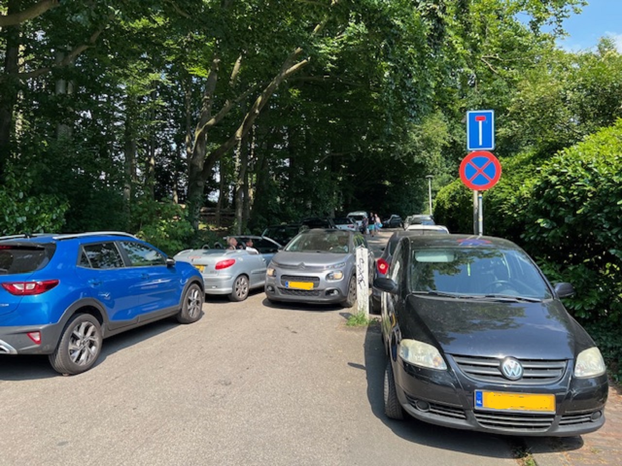 Parkeren bij zwembad Klarenbeek 